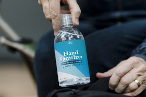 Etiqueta adhesiva resistente al agua