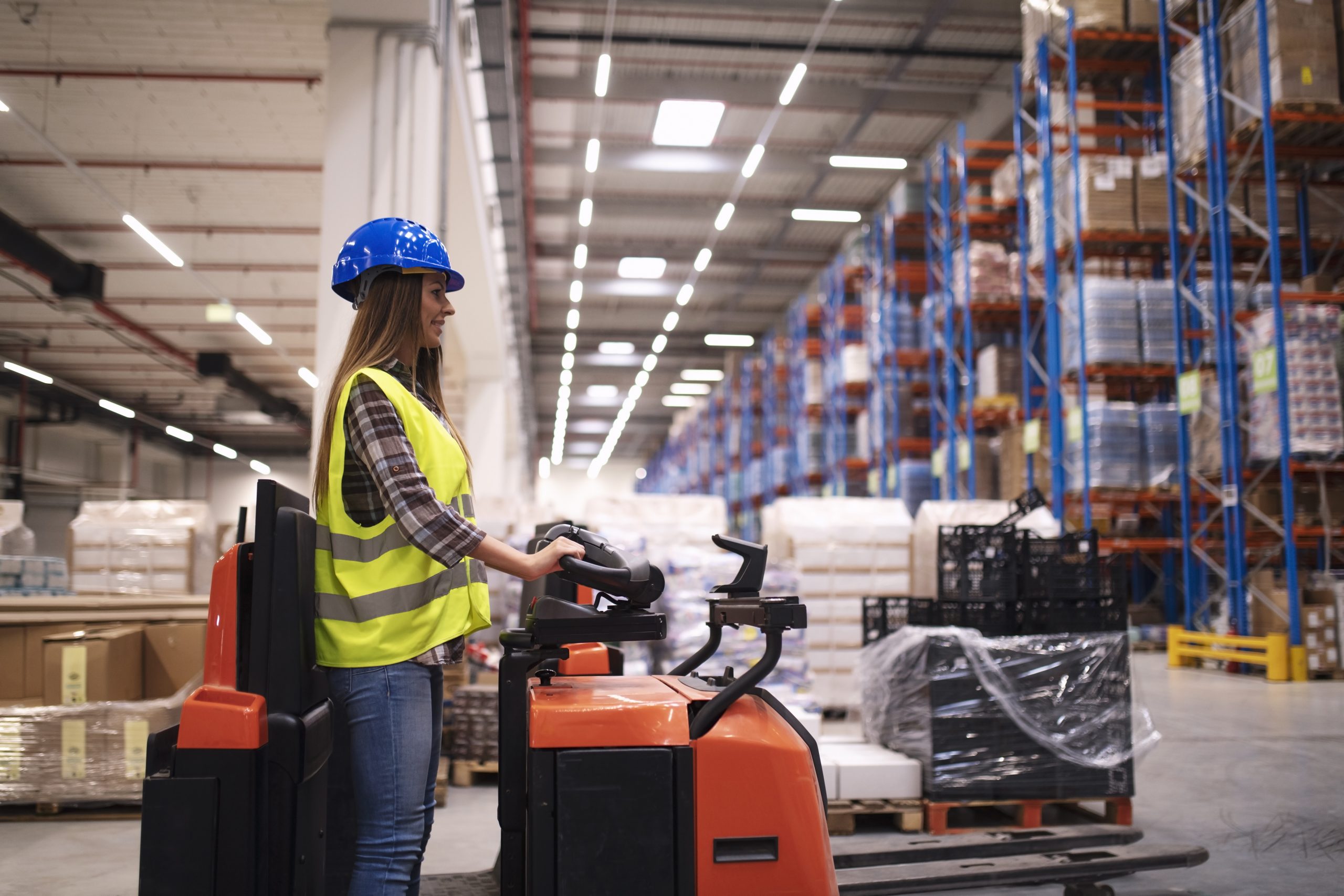 normativas y regulaciones dentro de la industria de logística y transporte